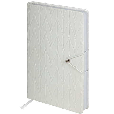 Ежедневник недатированный А5 138х213 мм, BRAUBERG "Braided", под кожу, гвоздик 160 л., белый, 116600