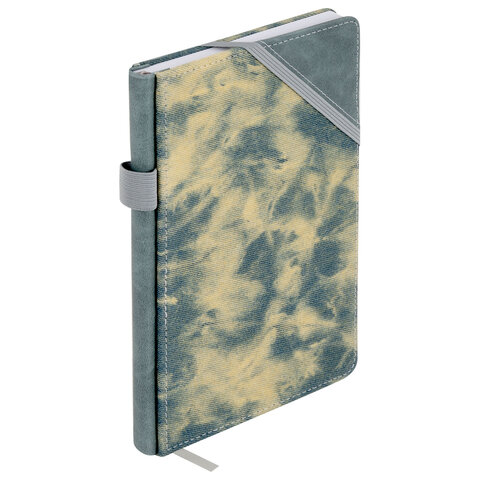 Блокнот А5 135x210 мм BRAUBERG "Denim", ткань/экокожа, резинка, держатель, 80 л., клетка, синий, 117139